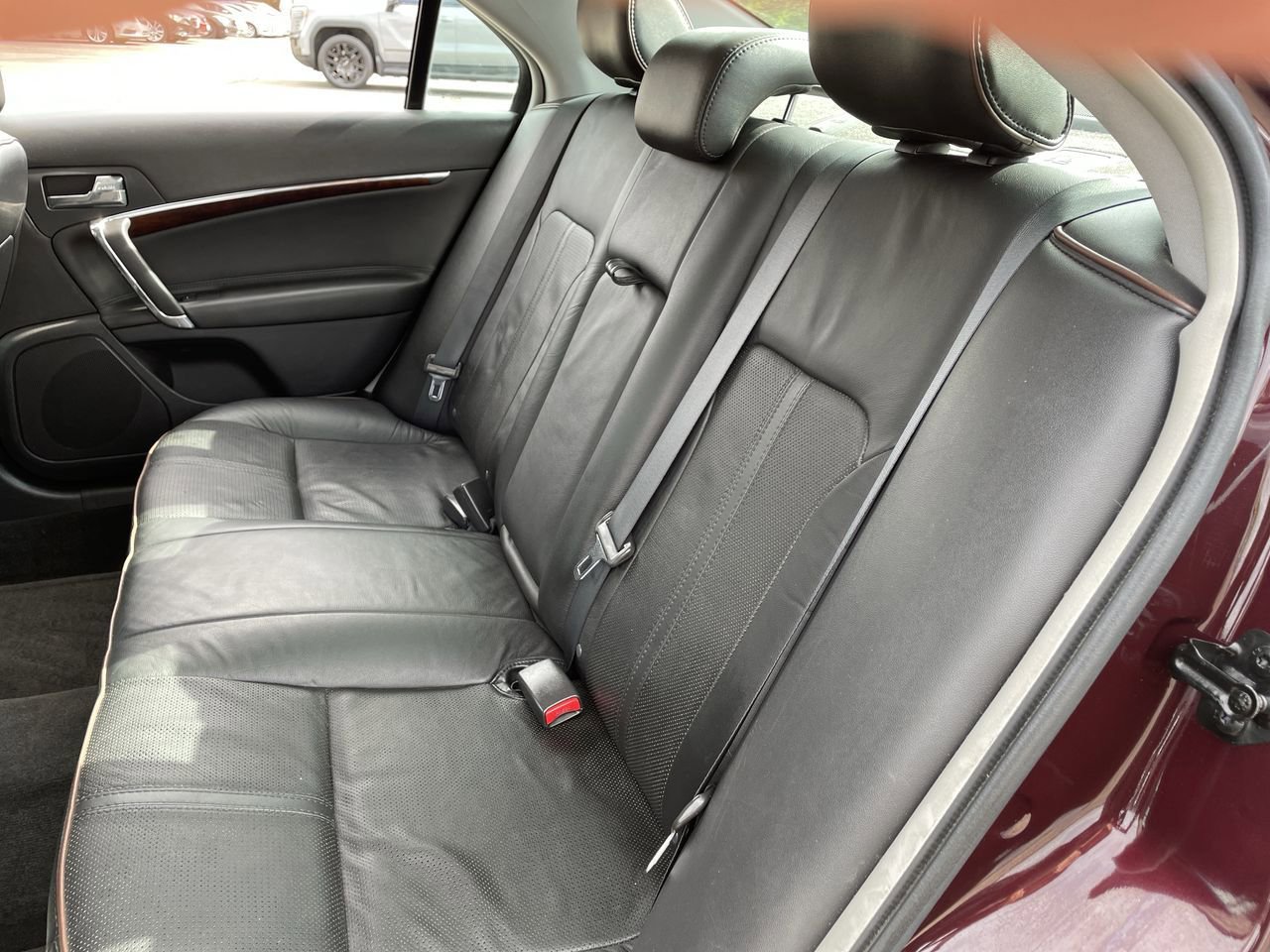 Thumbnail: 2012 Lincoln MKZ - 18