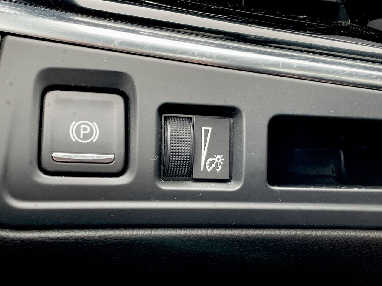 Thumbnail: 2023 Cadillac XT6 - 32