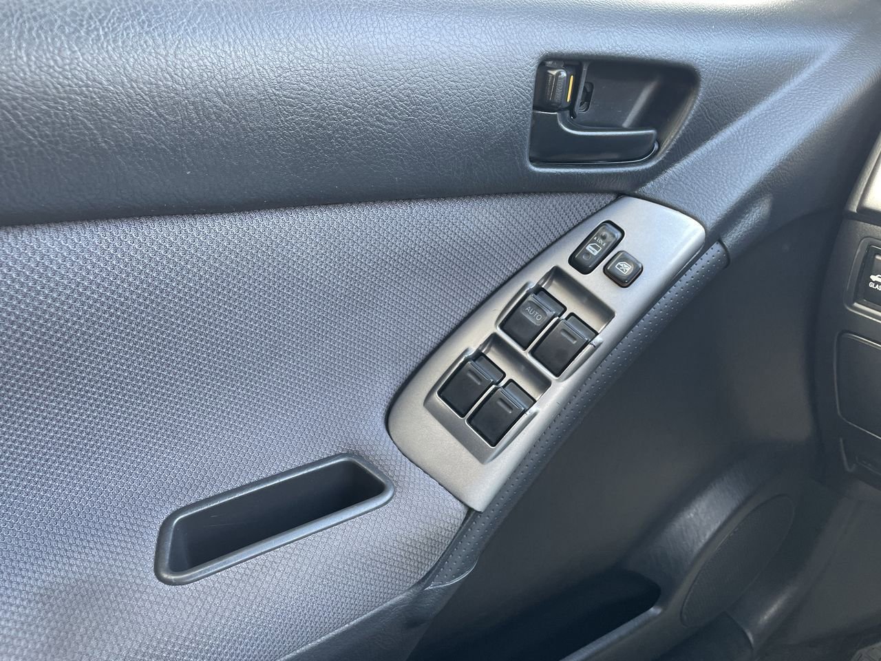 Thumbnail: 2006 Toyota Matrix - 27