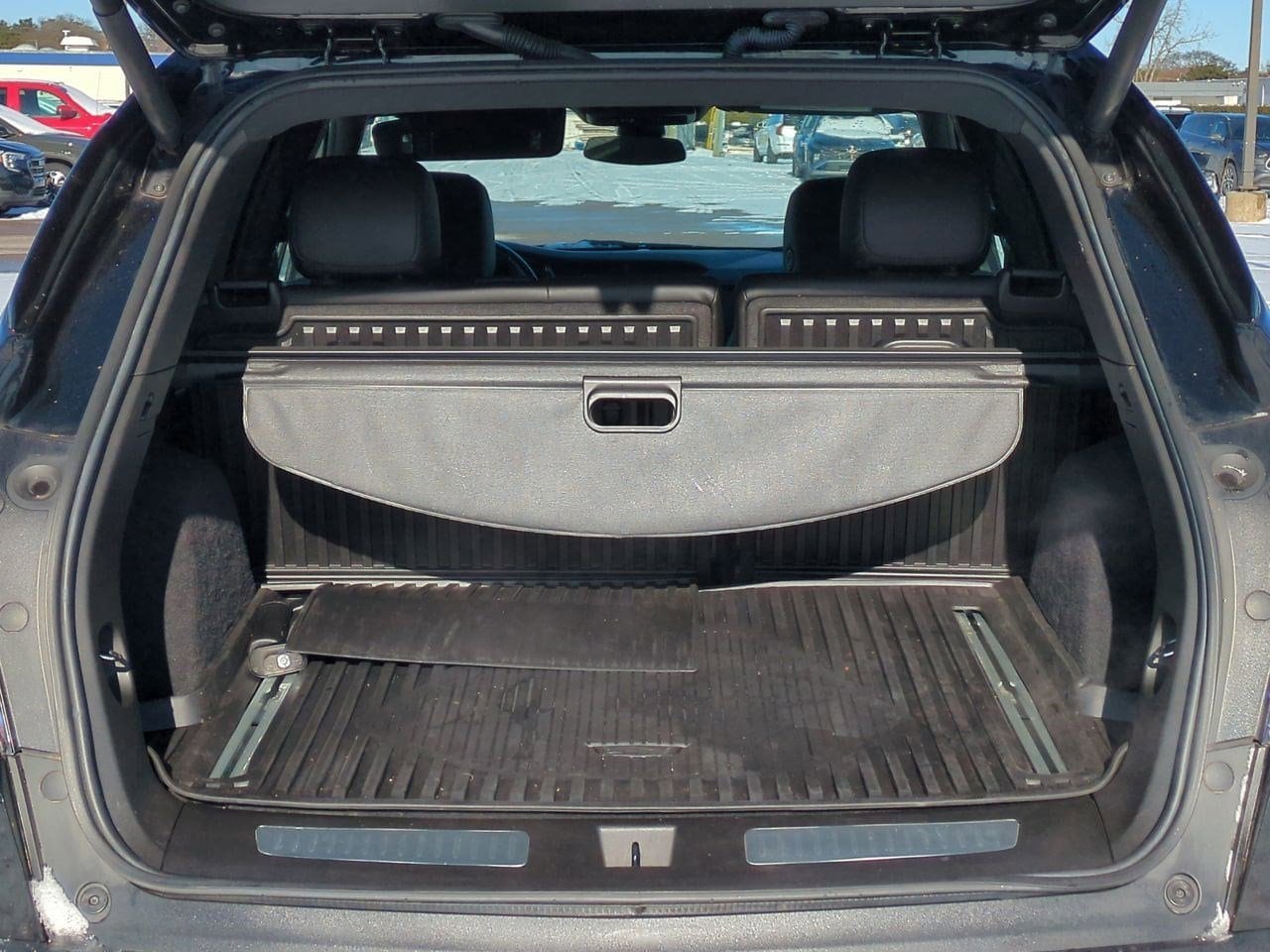 Thumbnail: 2023 Cadillac XT5 - 35