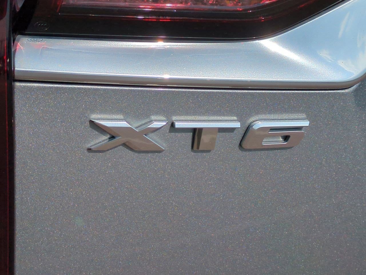 Thumbnail: 2023 Cadillac XT6 - 12