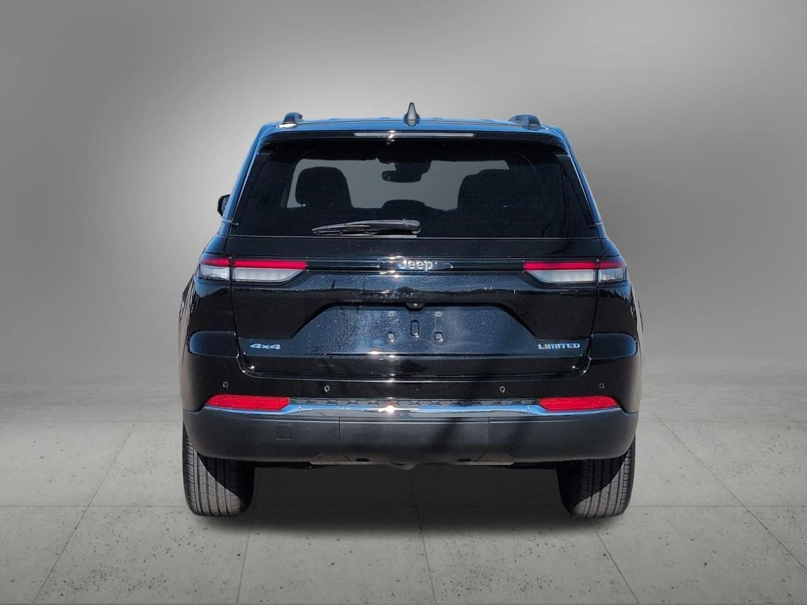 Thumbnail: 2022 Jeep Grand Cherokee - 5