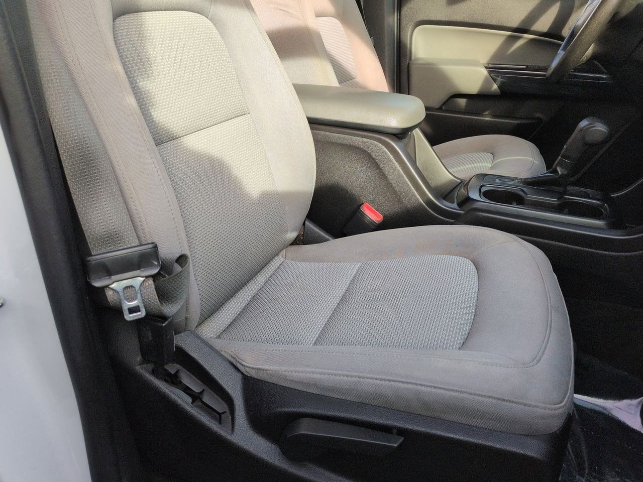 Thumbnail: 2017 Chevrolet Colorado - 21