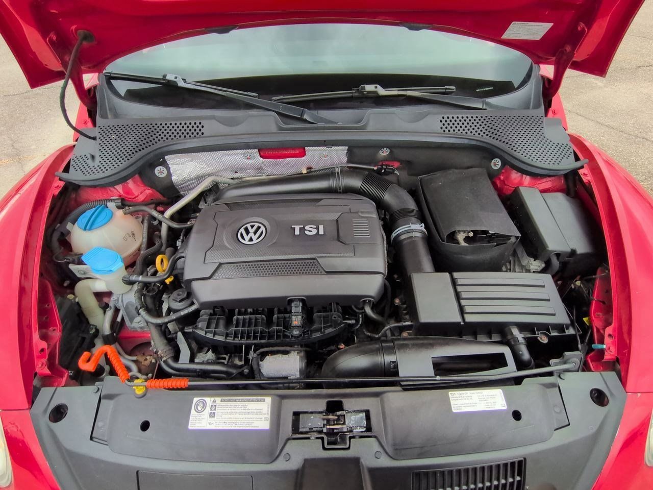 Thumbnail: 2015 Volkswagen Beetle - 14