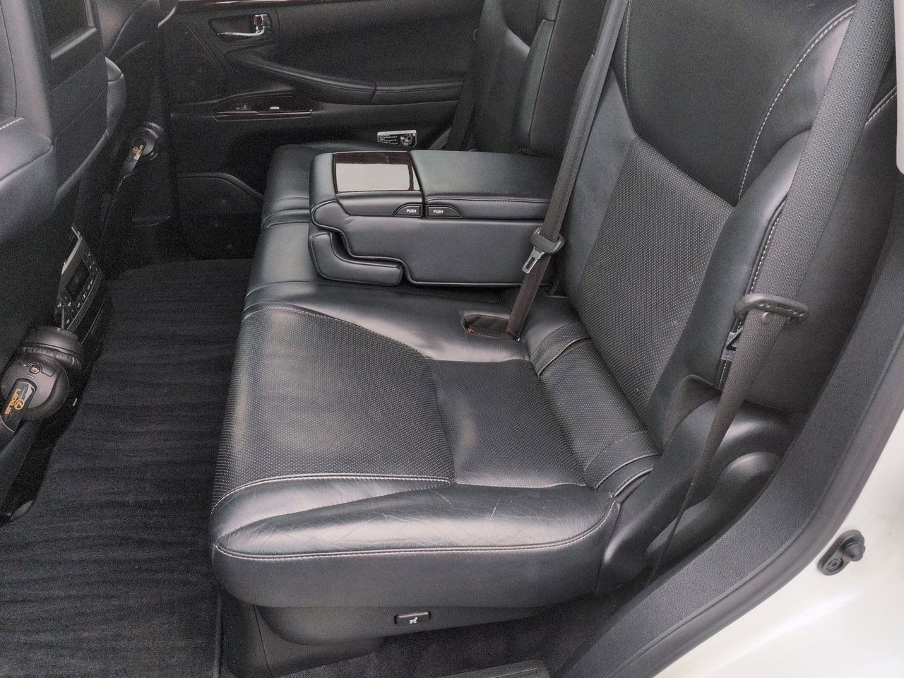 Thumbnail: 2013 Lexus LX - 20