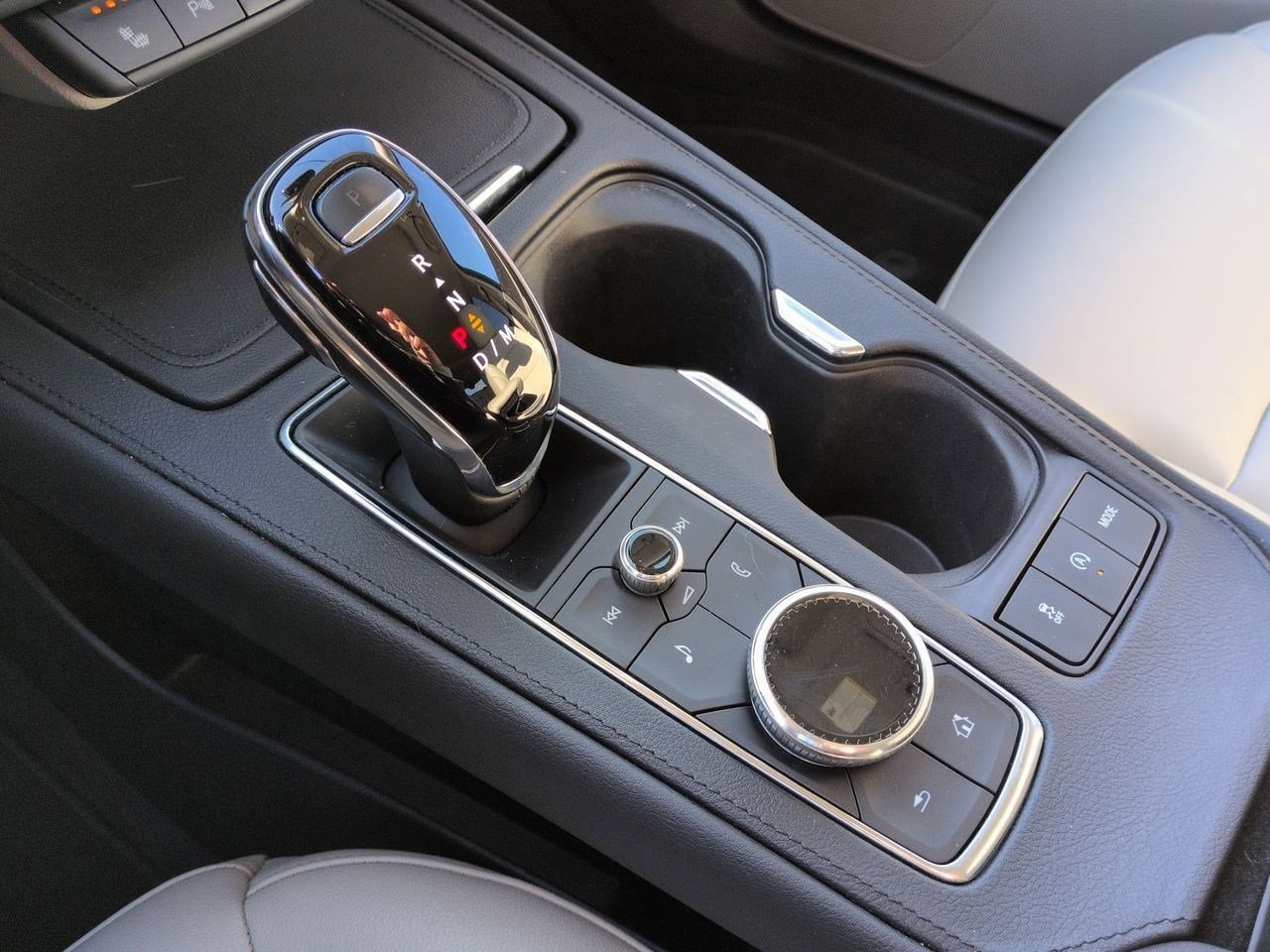 Thumbnail: 2022 Cadillac XT4 - 31