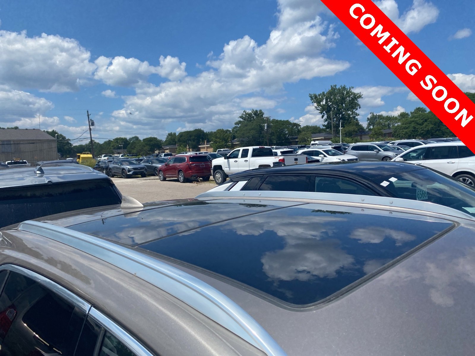 Thumbnail: 2023 Cadillac XT4 - 4
