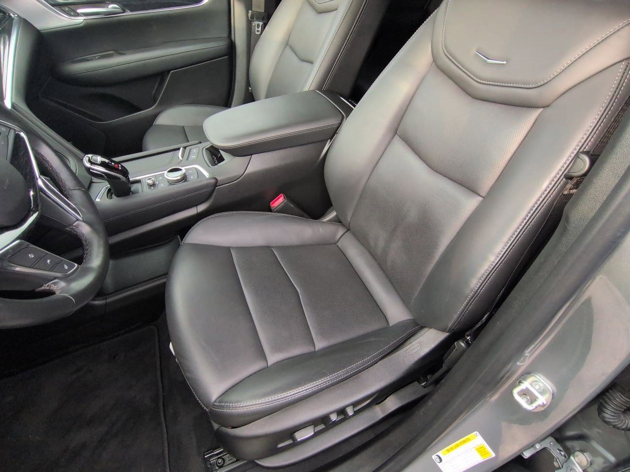 Thumbnail: 2023 Cadillac XT5 - 16