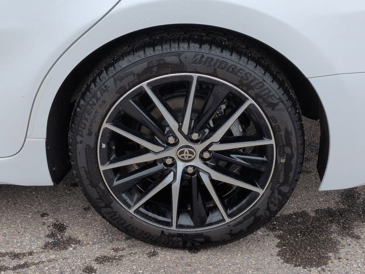 Thumbnail: 2023 Toyota Camry - 13