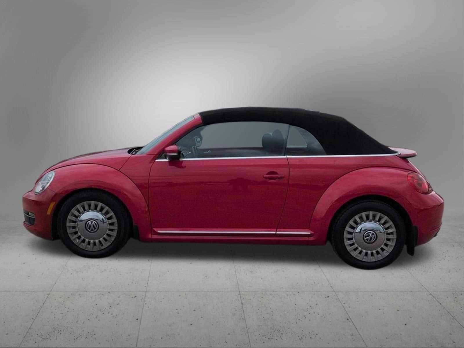 Thumbnail: 2015 Volkswagen Beetle - 3