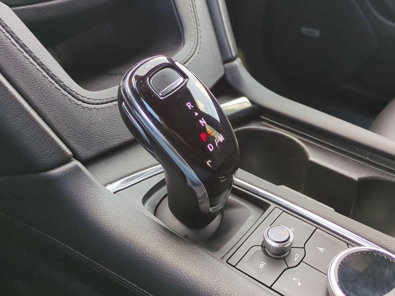 Thumbnail: 2024 Cadillac XT6 - 33