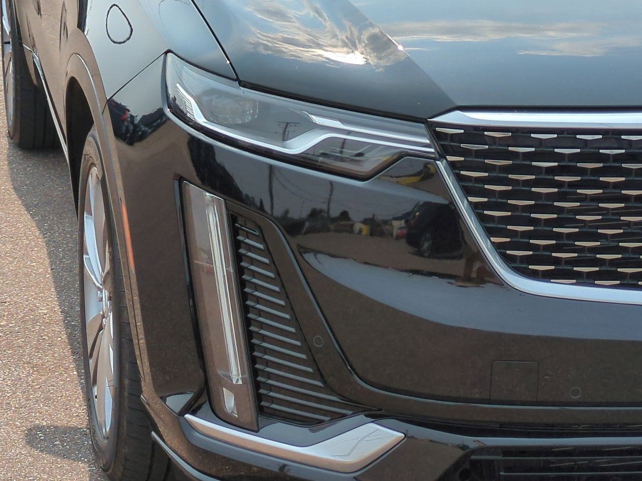 Thumbnail: 2023 Cadillac XT6 - 10