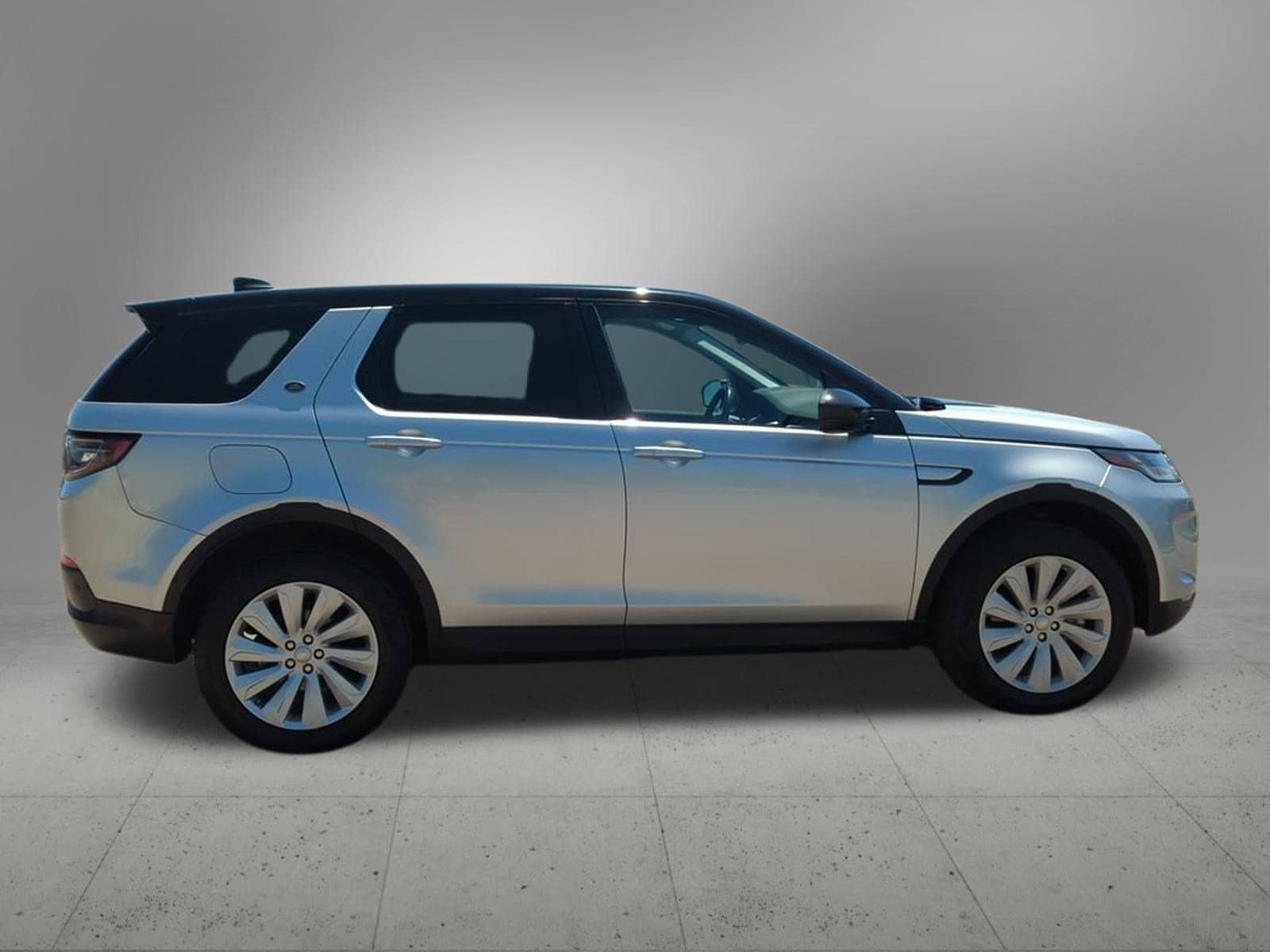 Thumbnail: 2020 Land Rover Discovery Sport - 7