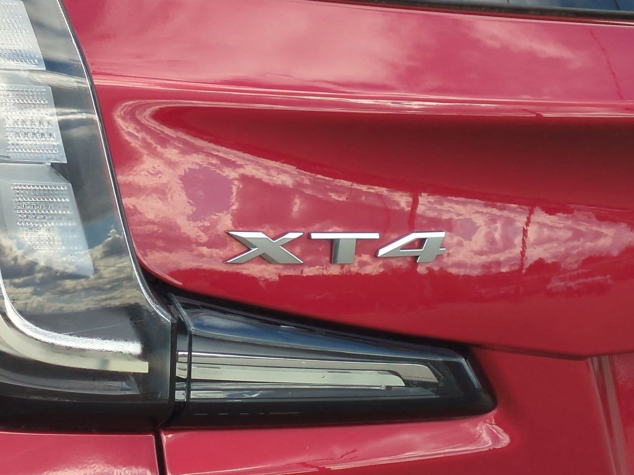 Thumbnail: 2020 Cadillac XT4 - 12