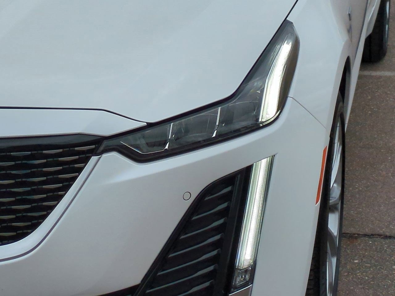 Thumbnail: 2023 Cadillac CT5 - 10