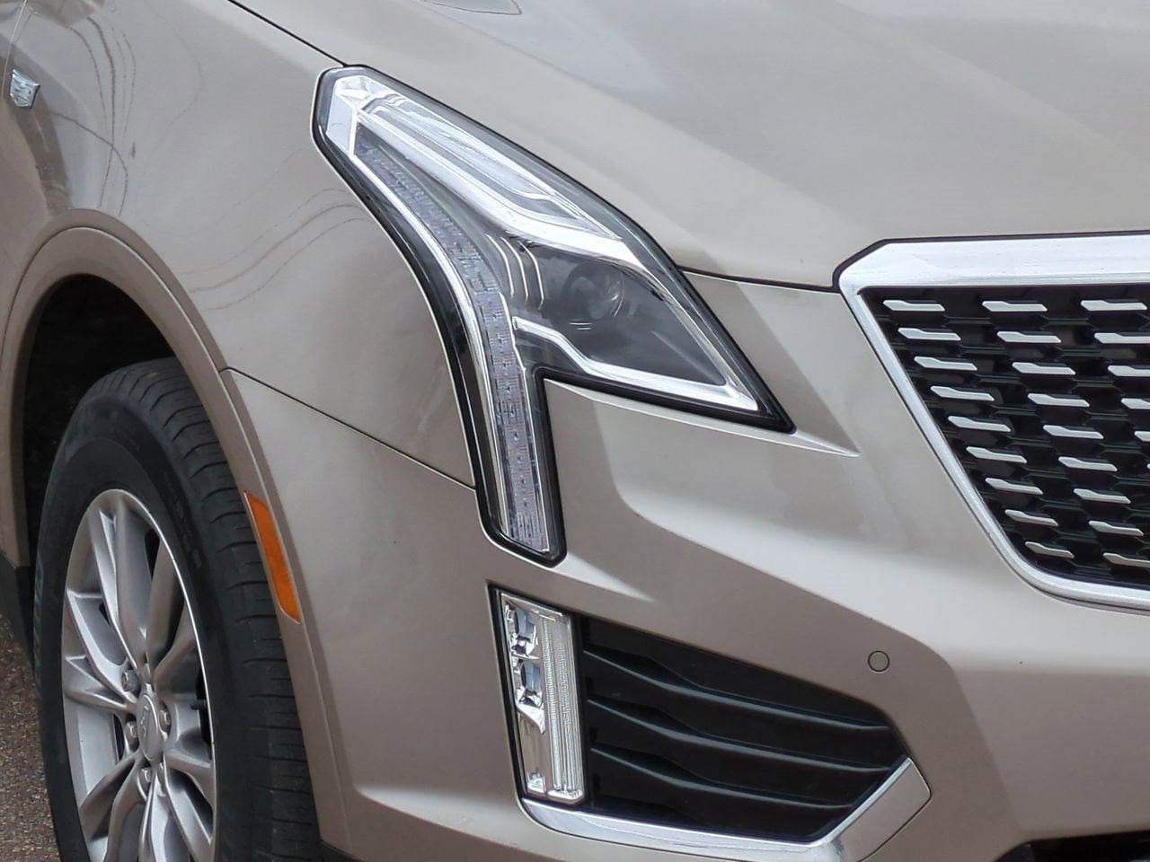 Thumbnail: 2023 Cadillac XT5 - 11