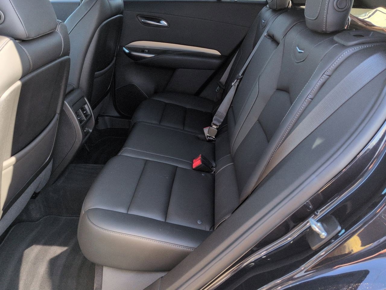 Thumbnail: 2023 Cadillac XT4 - 20