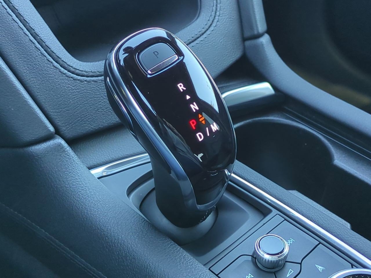 Thumbnail: 2025 Cadillac XT6 - 32