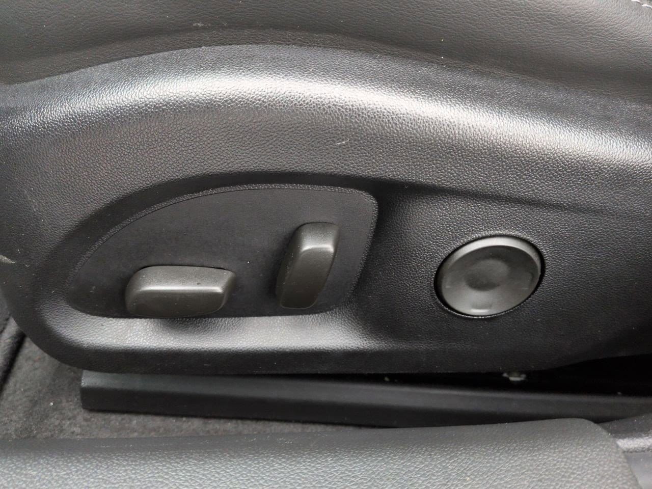 Thumbnail: 2023 Cadillac CT4 - 17