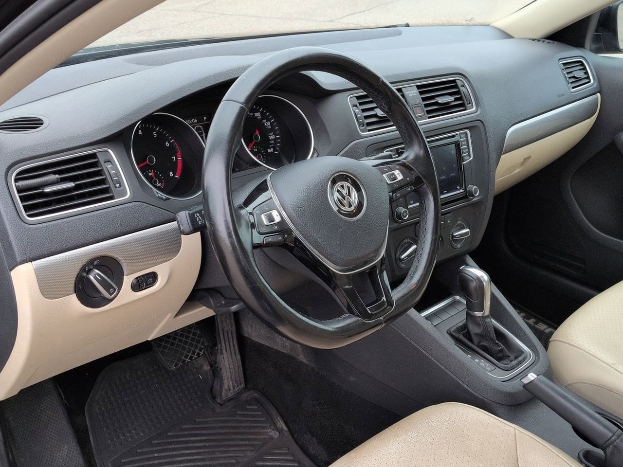 Thumbnail: 2017 Volkswagen Jetta - 2