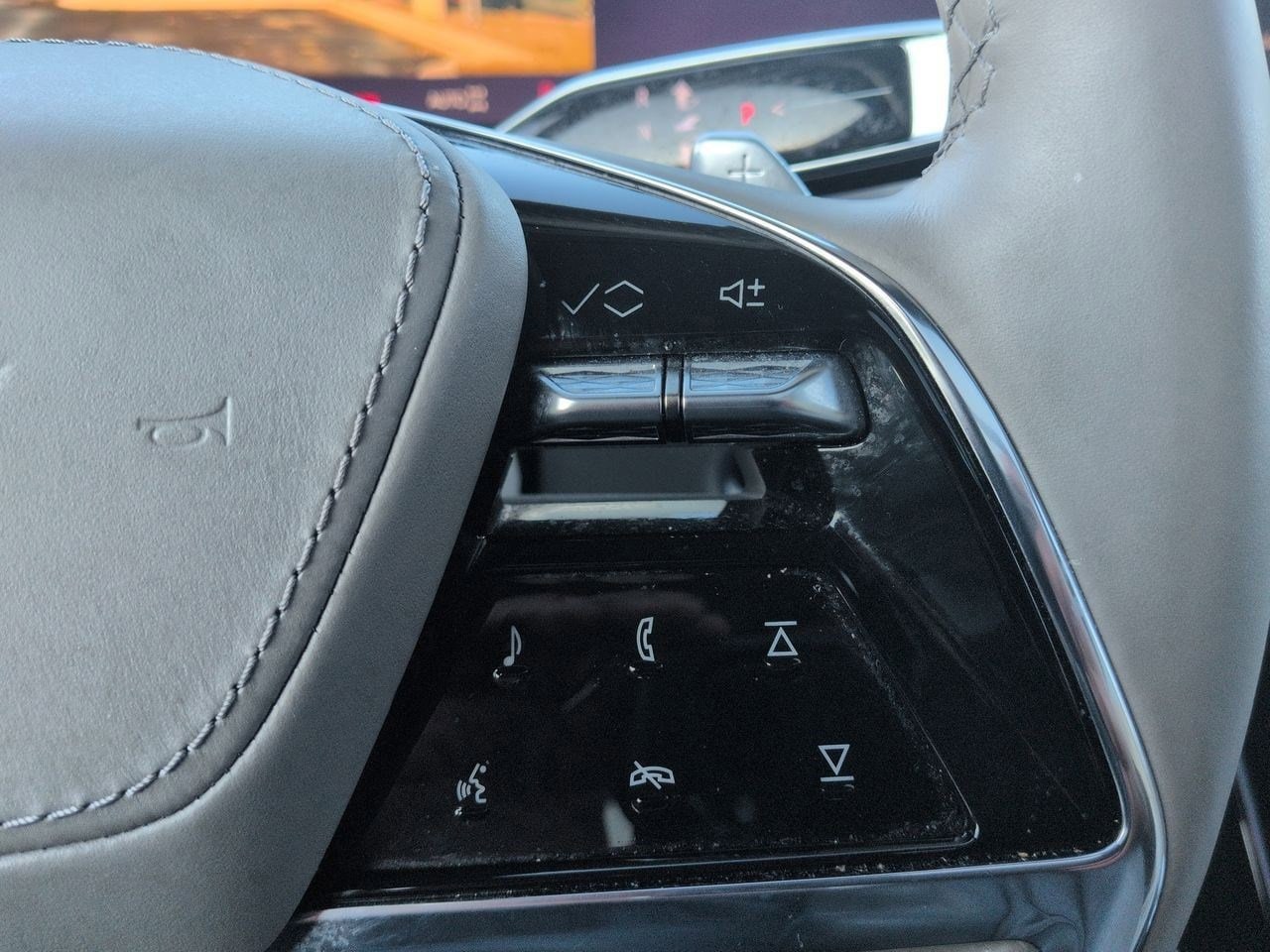 Thumbnail: 2025 Cadillac Escalade - 27