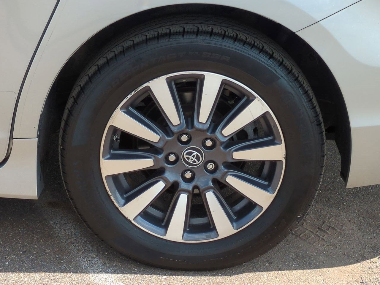 Thumbnail: 2020 Toyota Sienna - 13