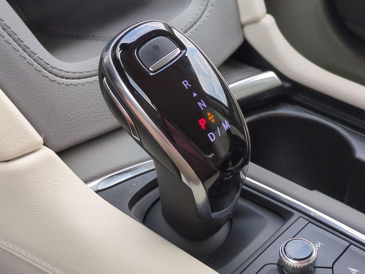 Thumbnail: 2023 Cadillac XT5 - 32