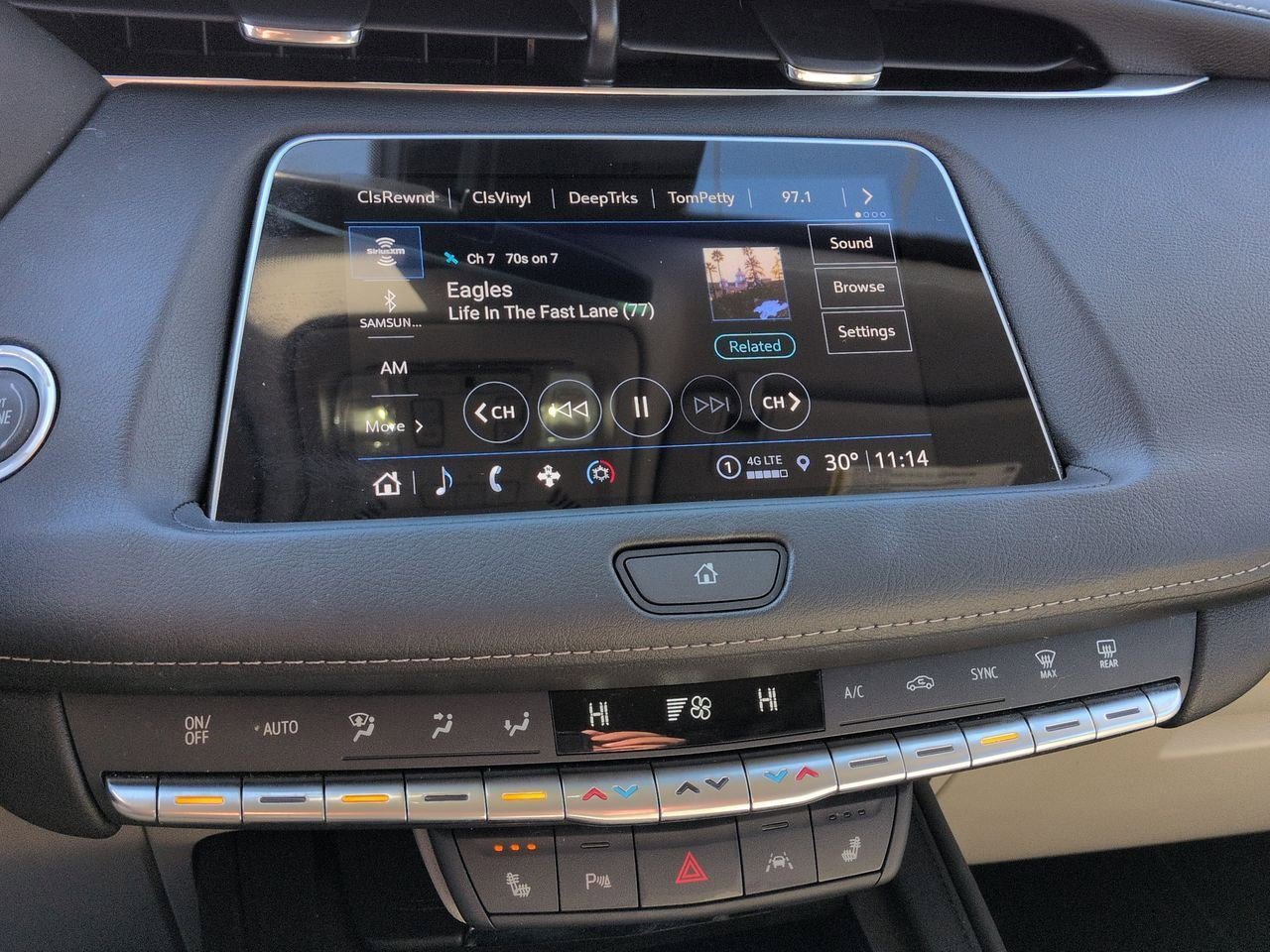 Thumbnail: 2022 Cadillac XT4 - 27