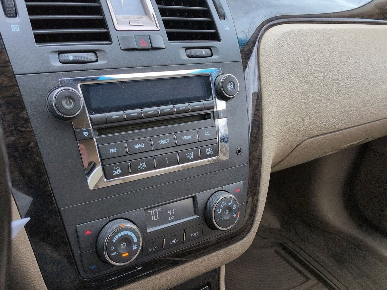 Thumbnail: 2008 Cadillac DTS - 24