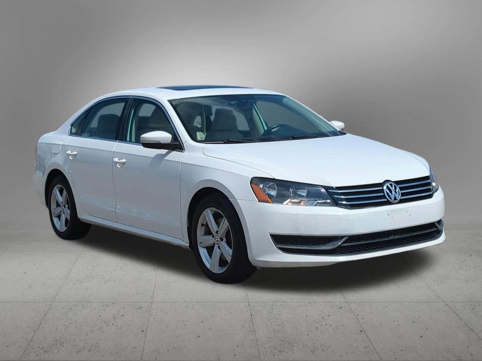 Thumbnail: 2012 Volkswagen Passat - 8