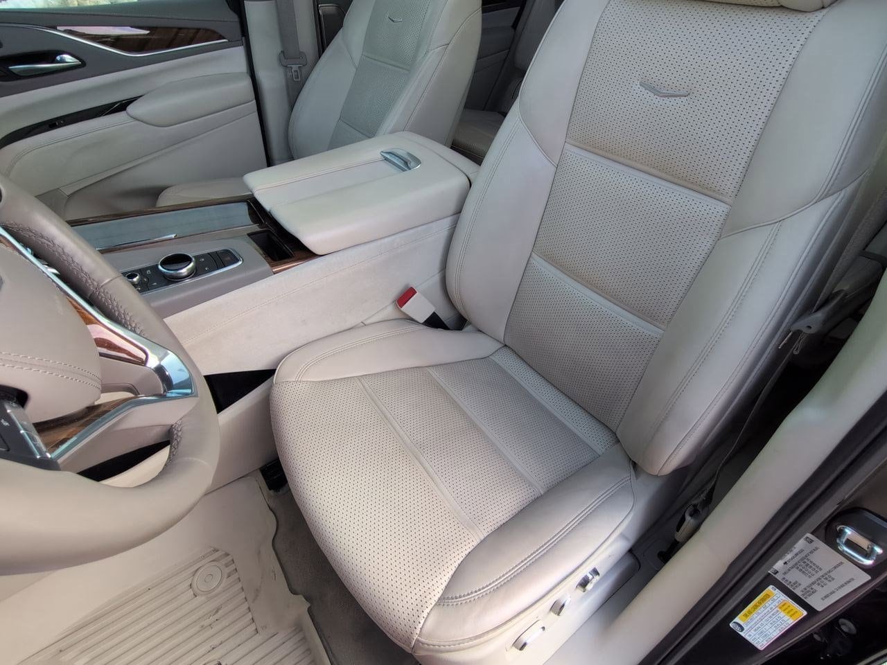 Thumbnail: 2022 Cadillac Escalade - 16