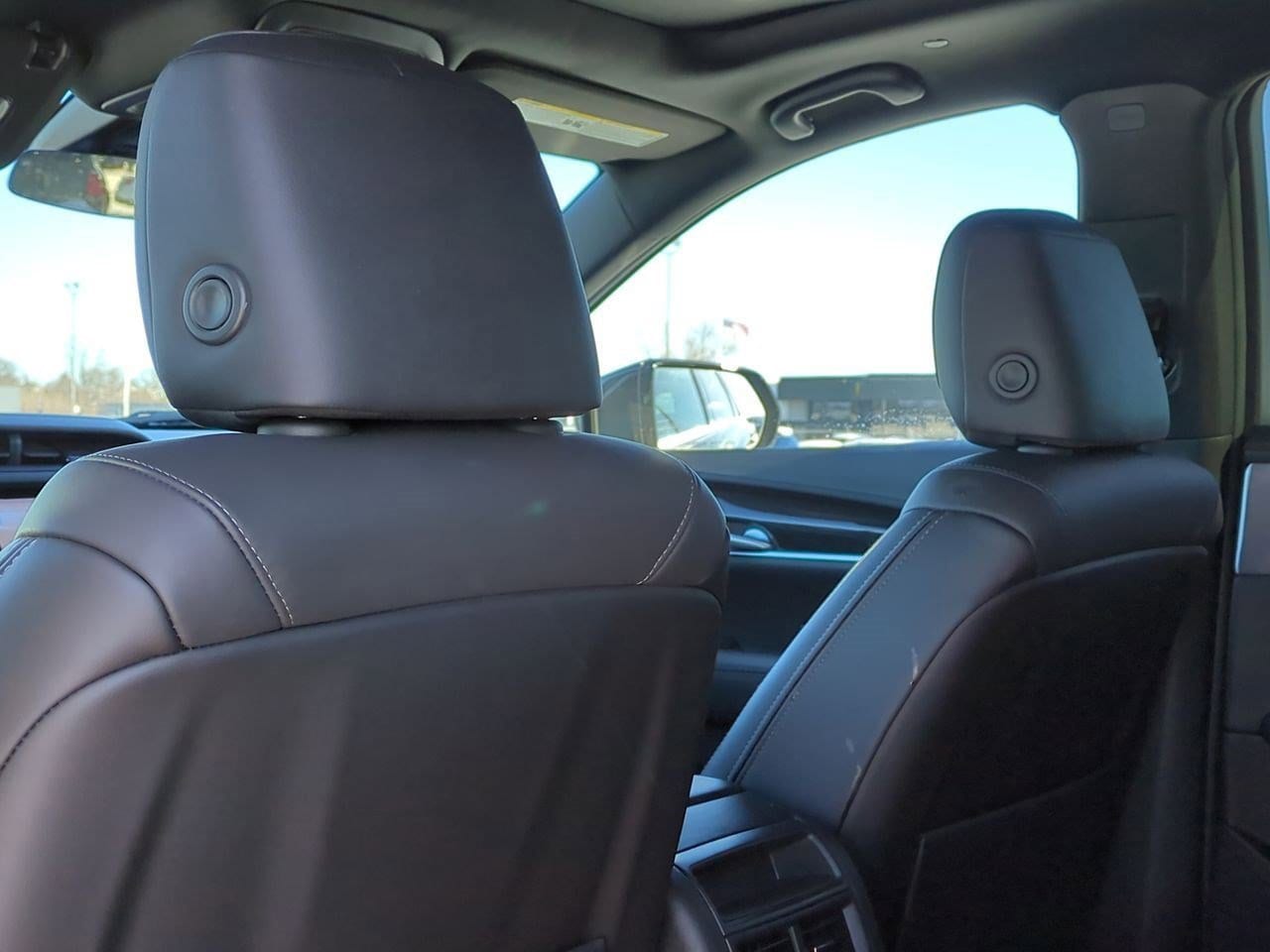 Thumbnail: 2023 Cadillac XT5 - 18