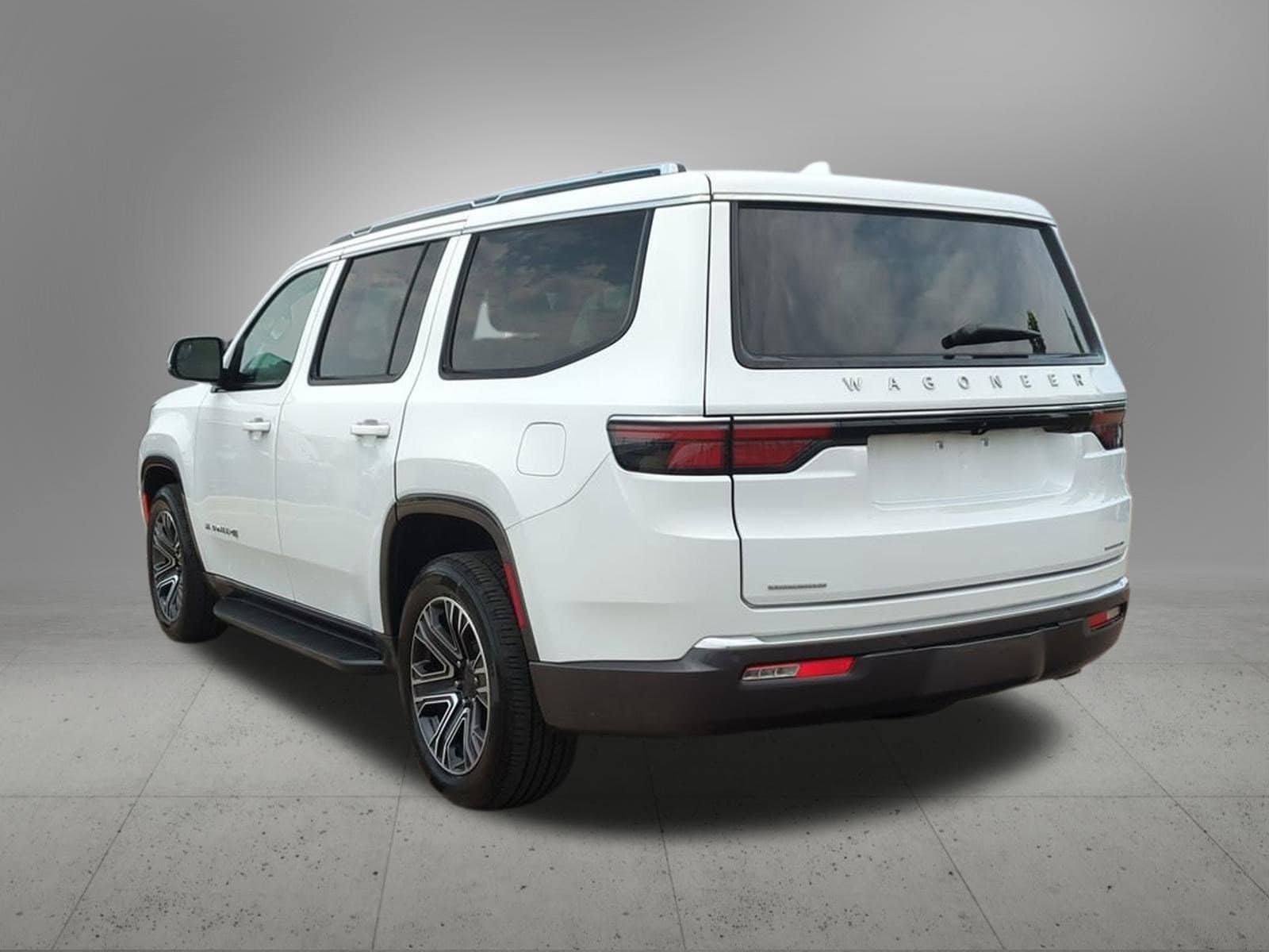Thumbnail: 2022 Jeep Wagoneer - 4