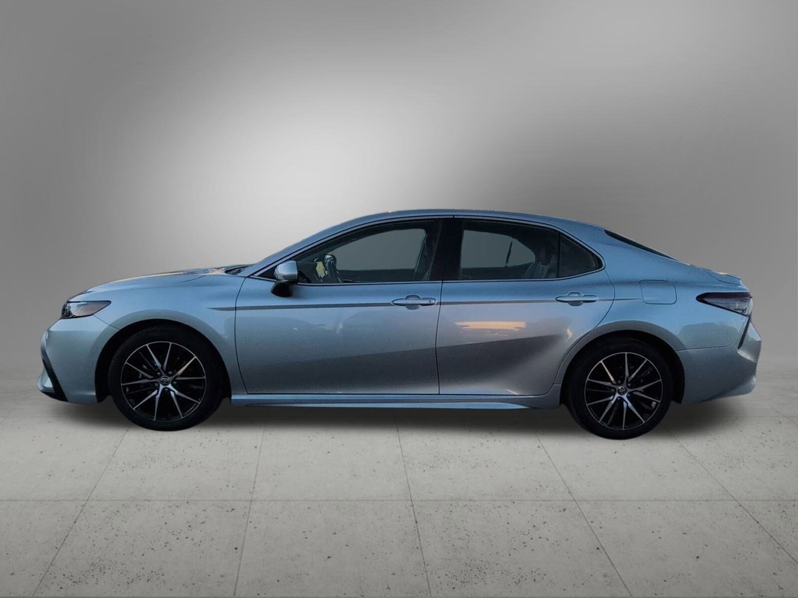 Thumbnail: 2021 Toyota Camry - 3