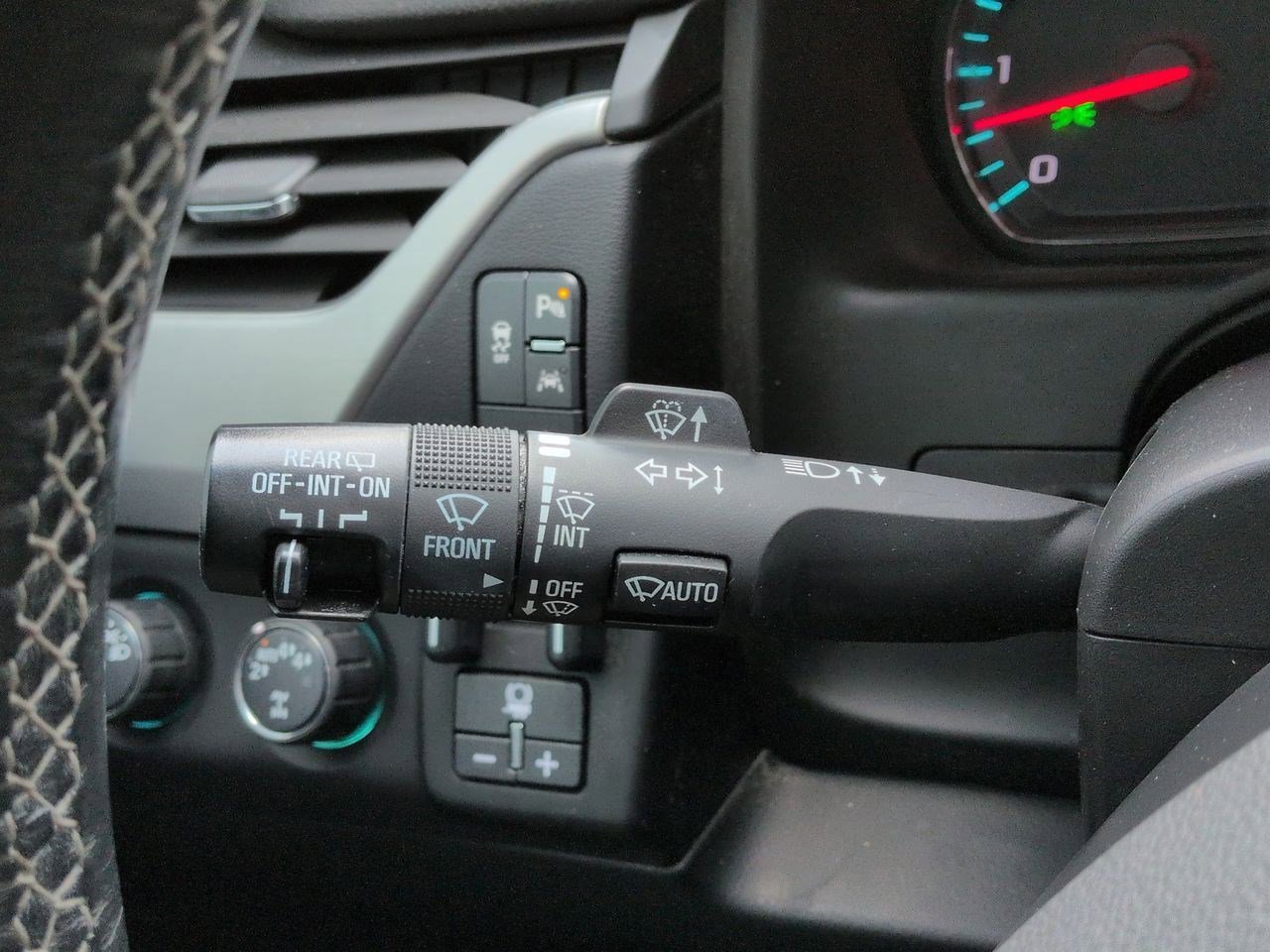 Thumbnail: 2019 GMC Yukon XL - 28