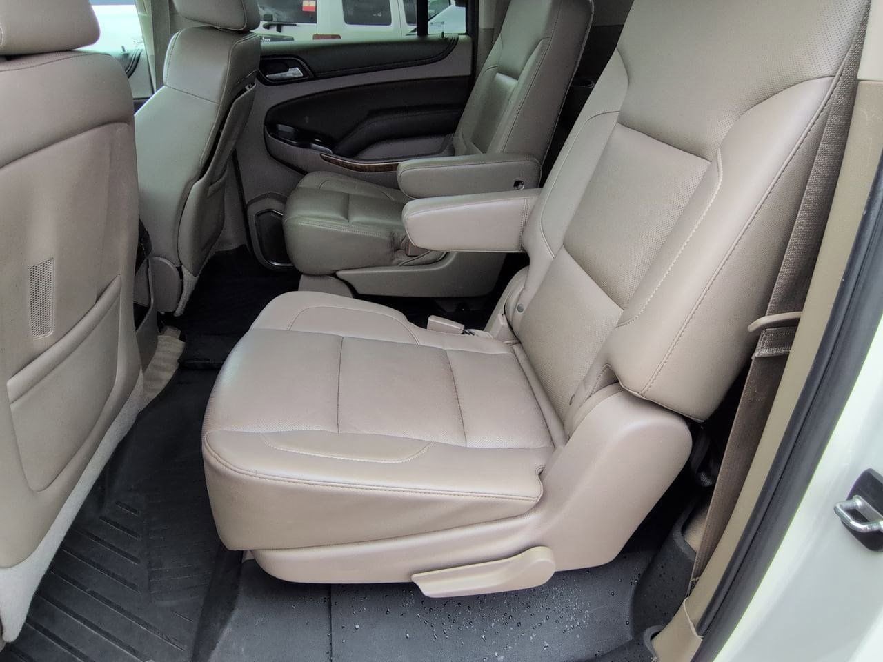 Thumbnail: 2015 Chevrolet Suburban - 20
