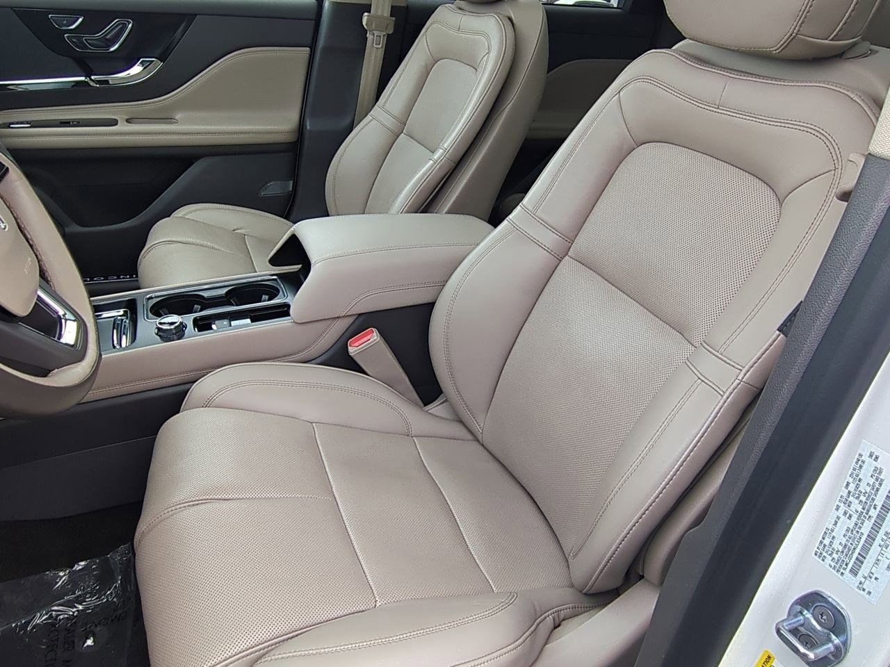 Thumbnail: 2022 Lincoln Corsair - 15