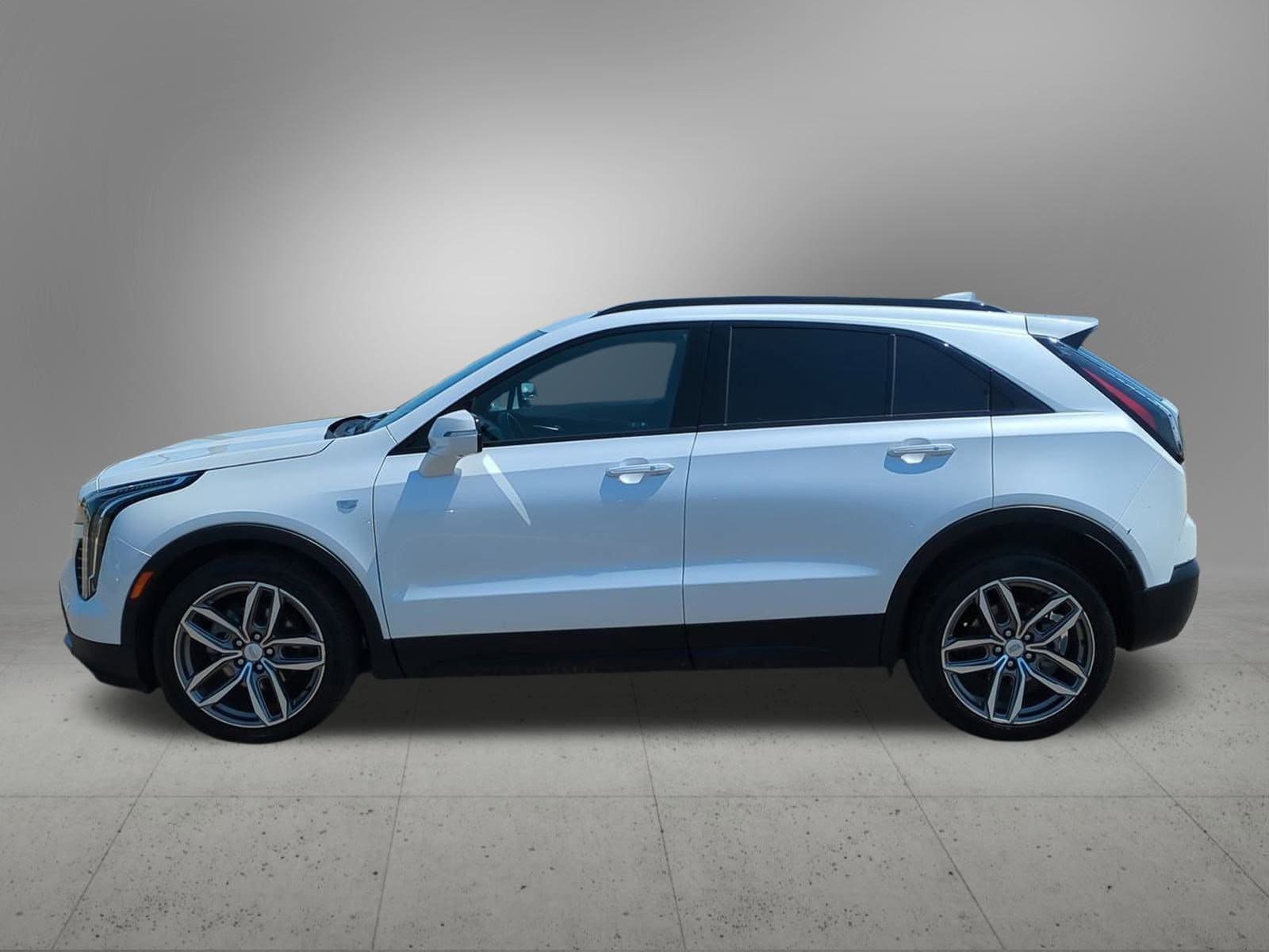 Thumbnail: 2022 Cadillac XT4 - 3