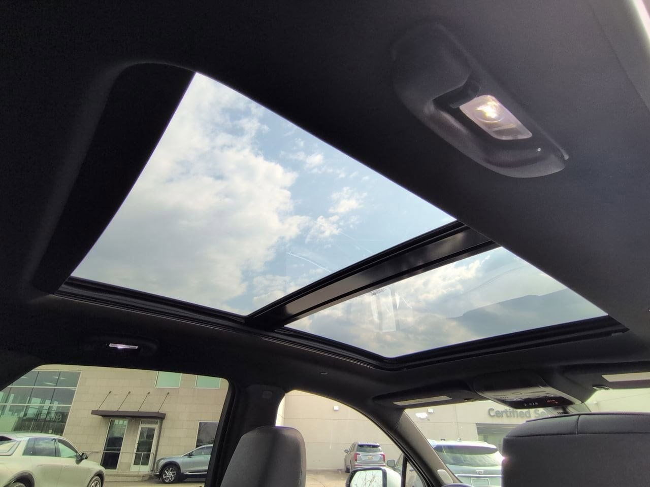 Thumbnail: 2024 Cadillac XT5 - 22