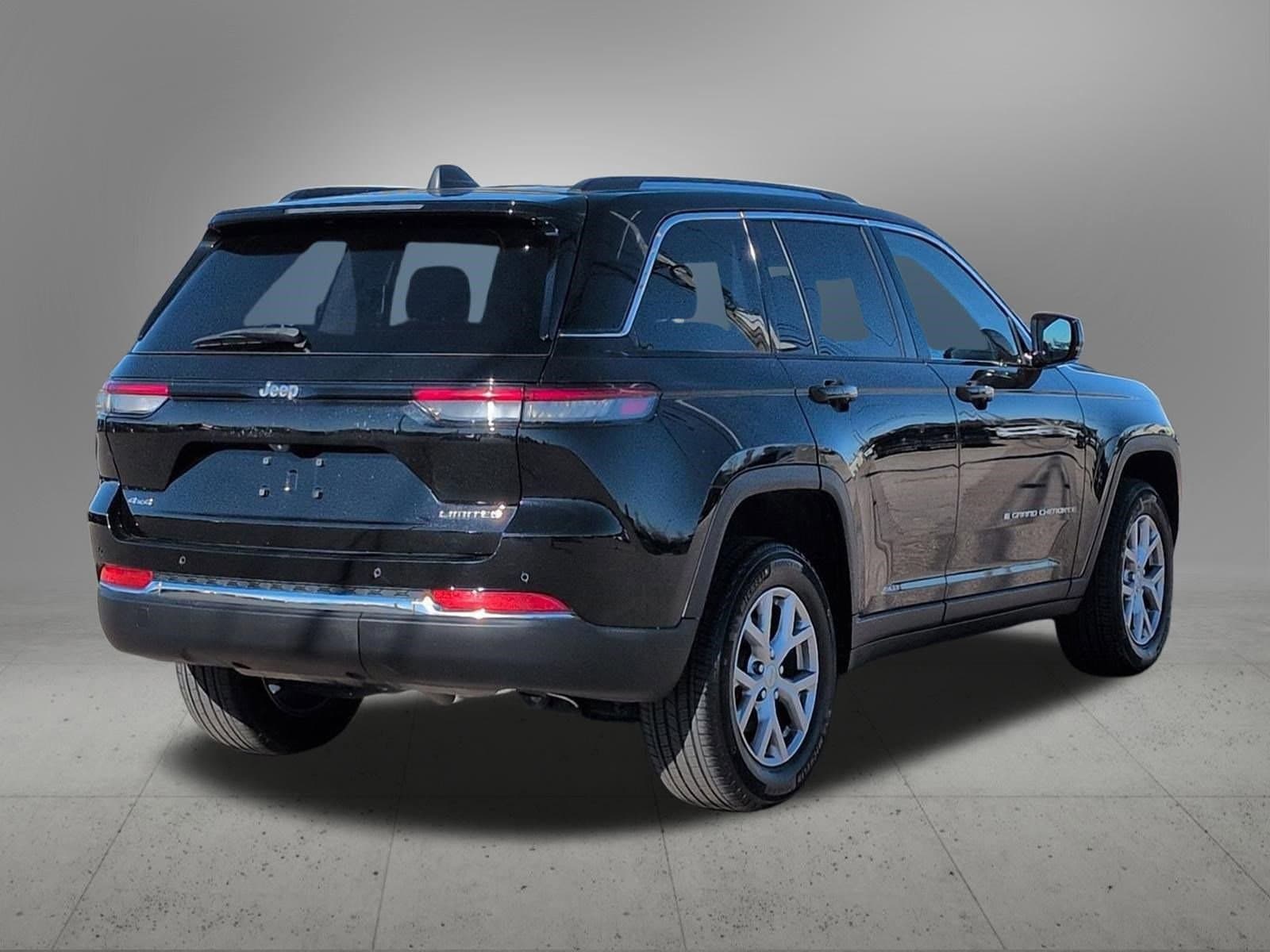 Thumbnail: 2022 Jeep Grand Cherokee - 6