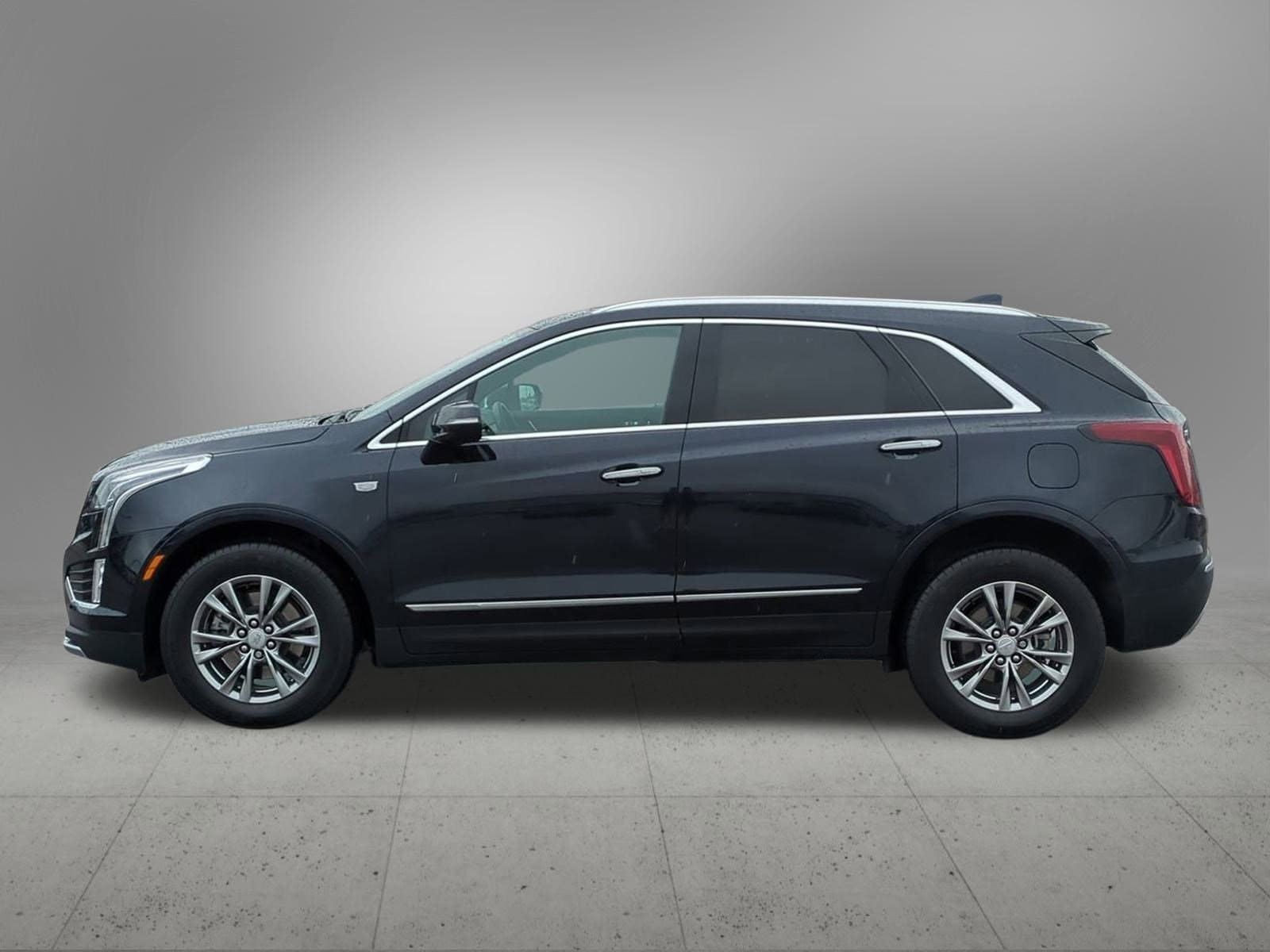 Thumbnail: 2021 Cadillac XT5 - 3