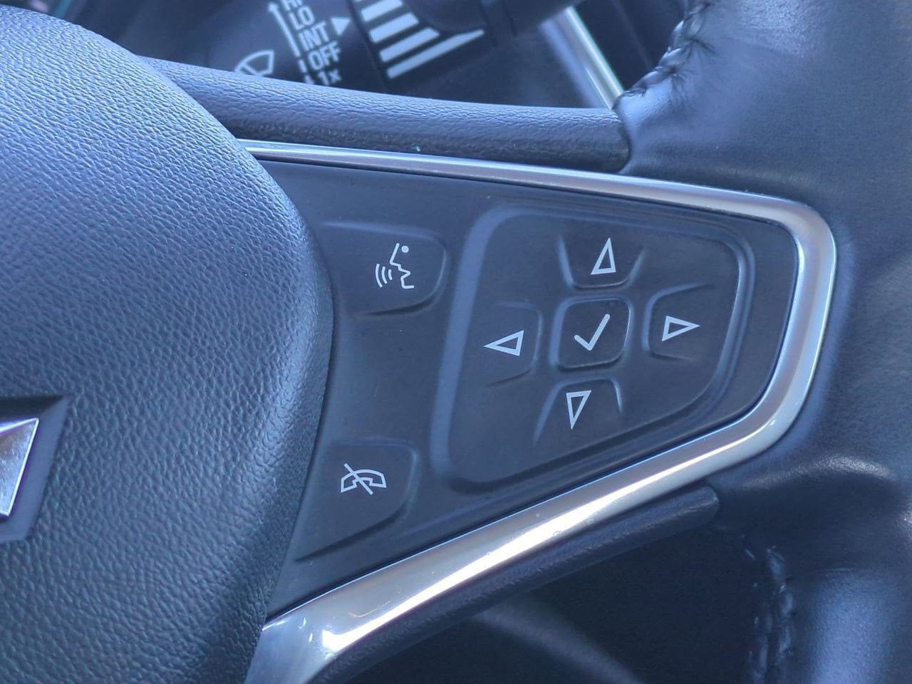 Thumbnail: 2018 Chevrolet Malibu - 25