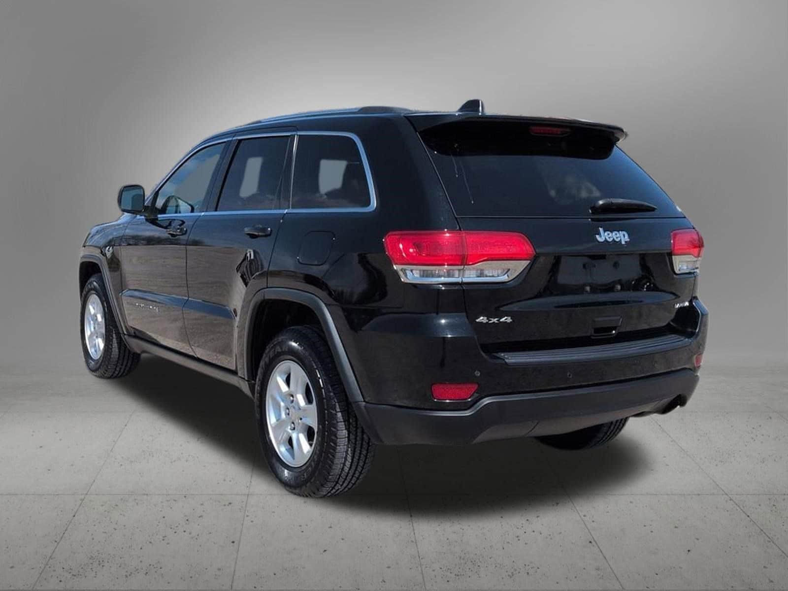 Thumbnail: 2017 Jeep Grand Cherokee - 4