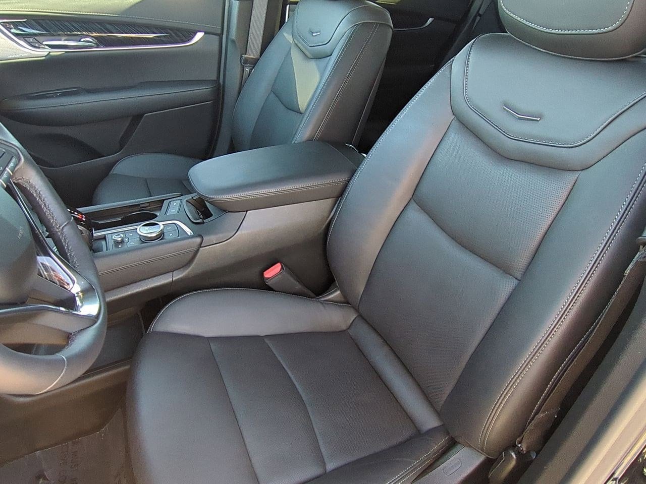 Thumbnail: 2025 Cadillac XT6 - 15