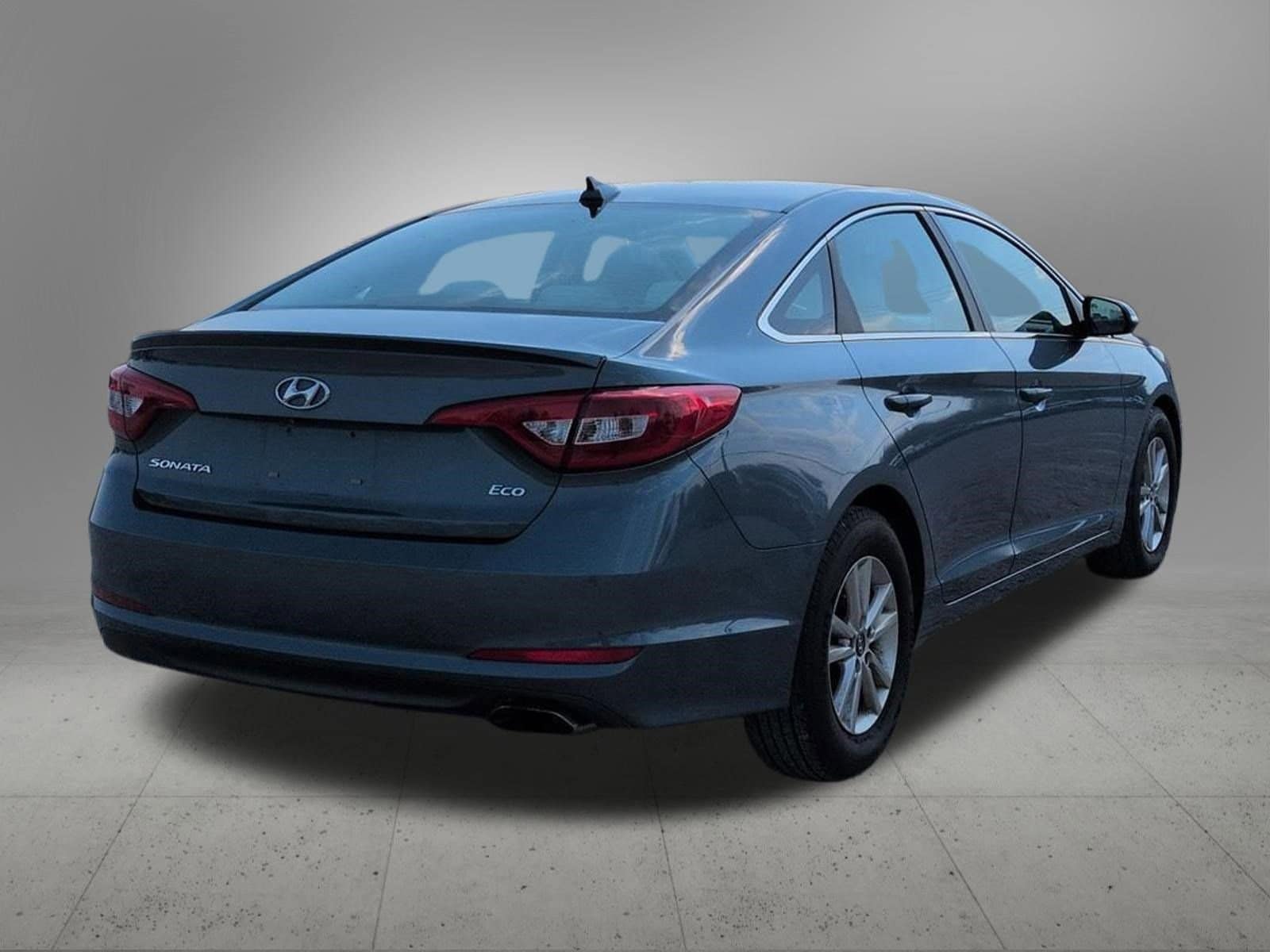 Thumbnail: 2015 Hyundai Sonata - 6