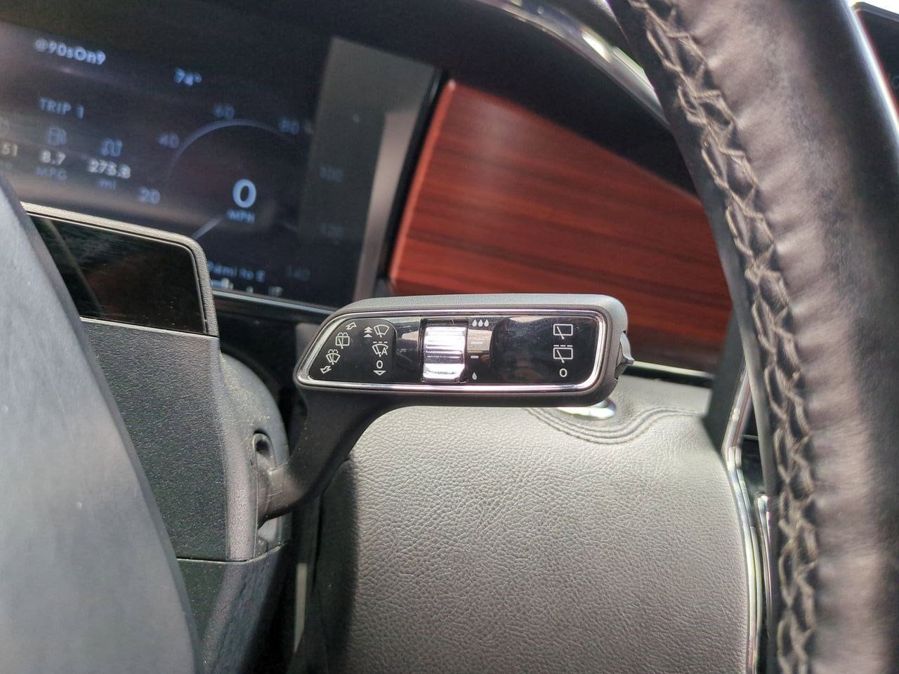 Thumbnail: 2022 Lincoln Navigator L - 25
