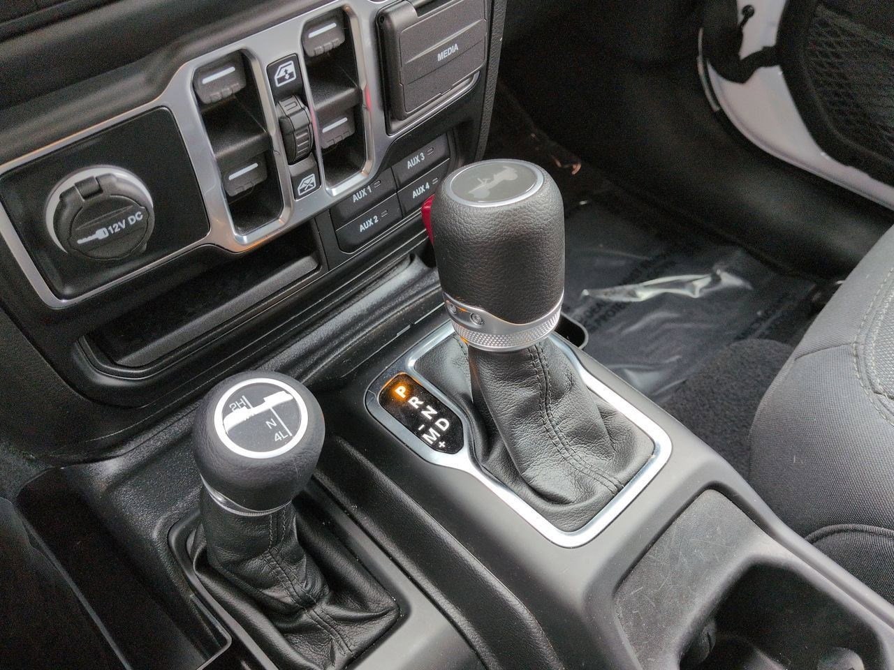 Thumbnail: 2022 Jeep Wrangler - 30