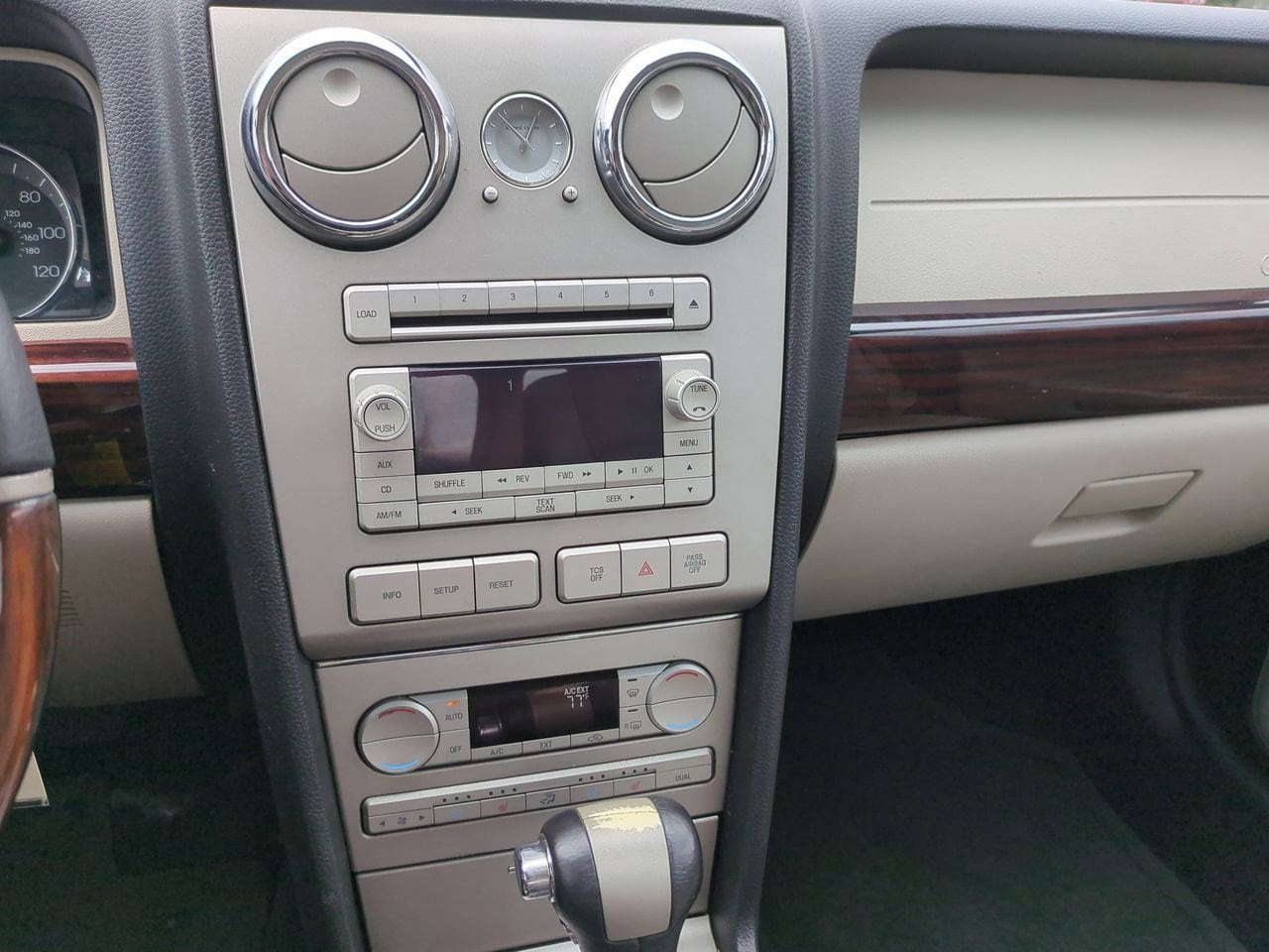 Thumbnail: 2008 Lincoln MKZ - 26