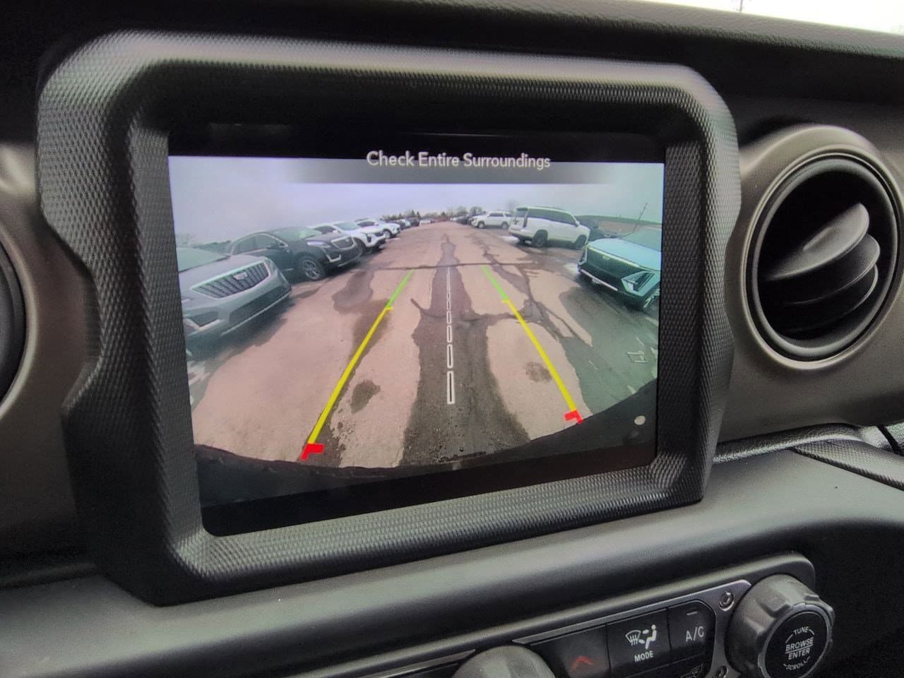 Thumbnail: 2022 Jeep Wrangler - 28