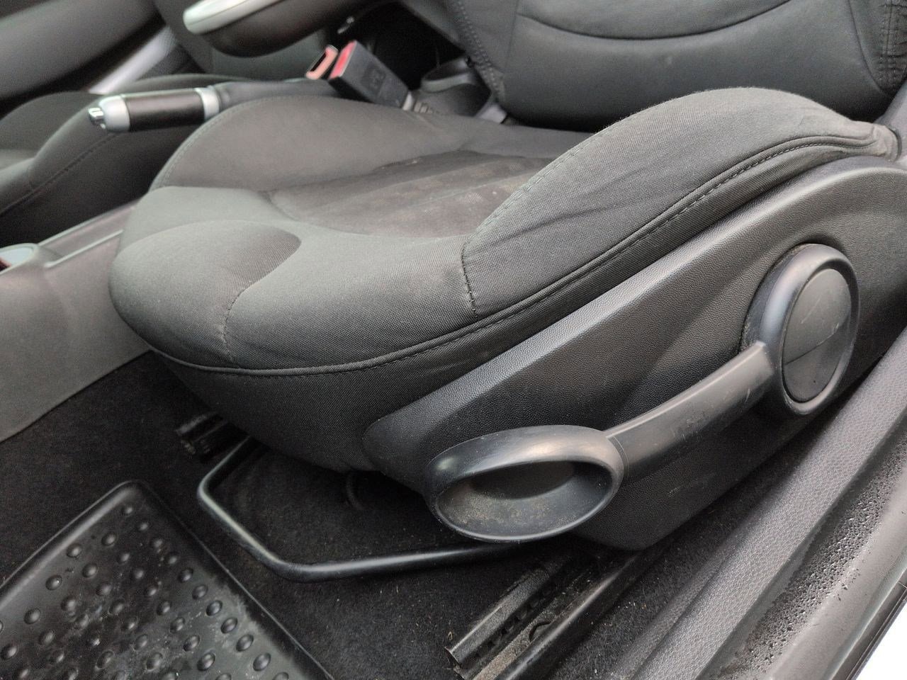 Thumbnail: 2009 MINI Cooper Hardtop - 15